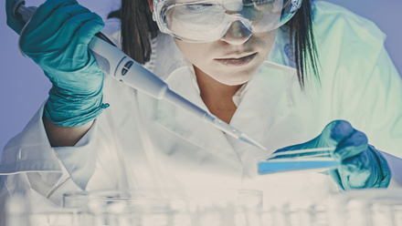 webimage-laboratory_test_experiment_test-tubes_gloves_20240529.png